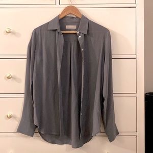 Everlane Clean Silk Relaxed Shirt in Washed Navy - size 0